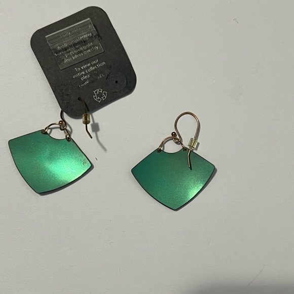 Holly Yashi Gold and Green Floral Earrings - Picture 2 of 2